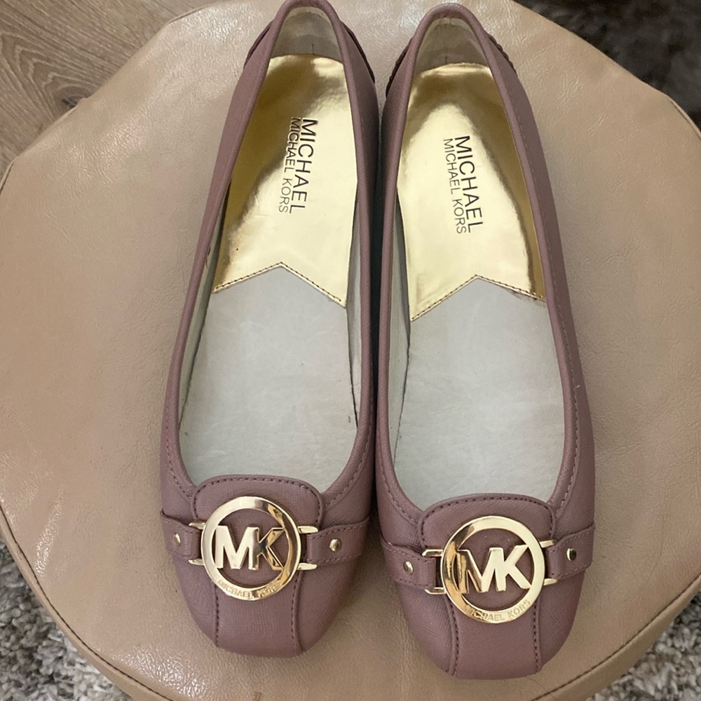 Michael Kors flat brand new color old rose size 7.5